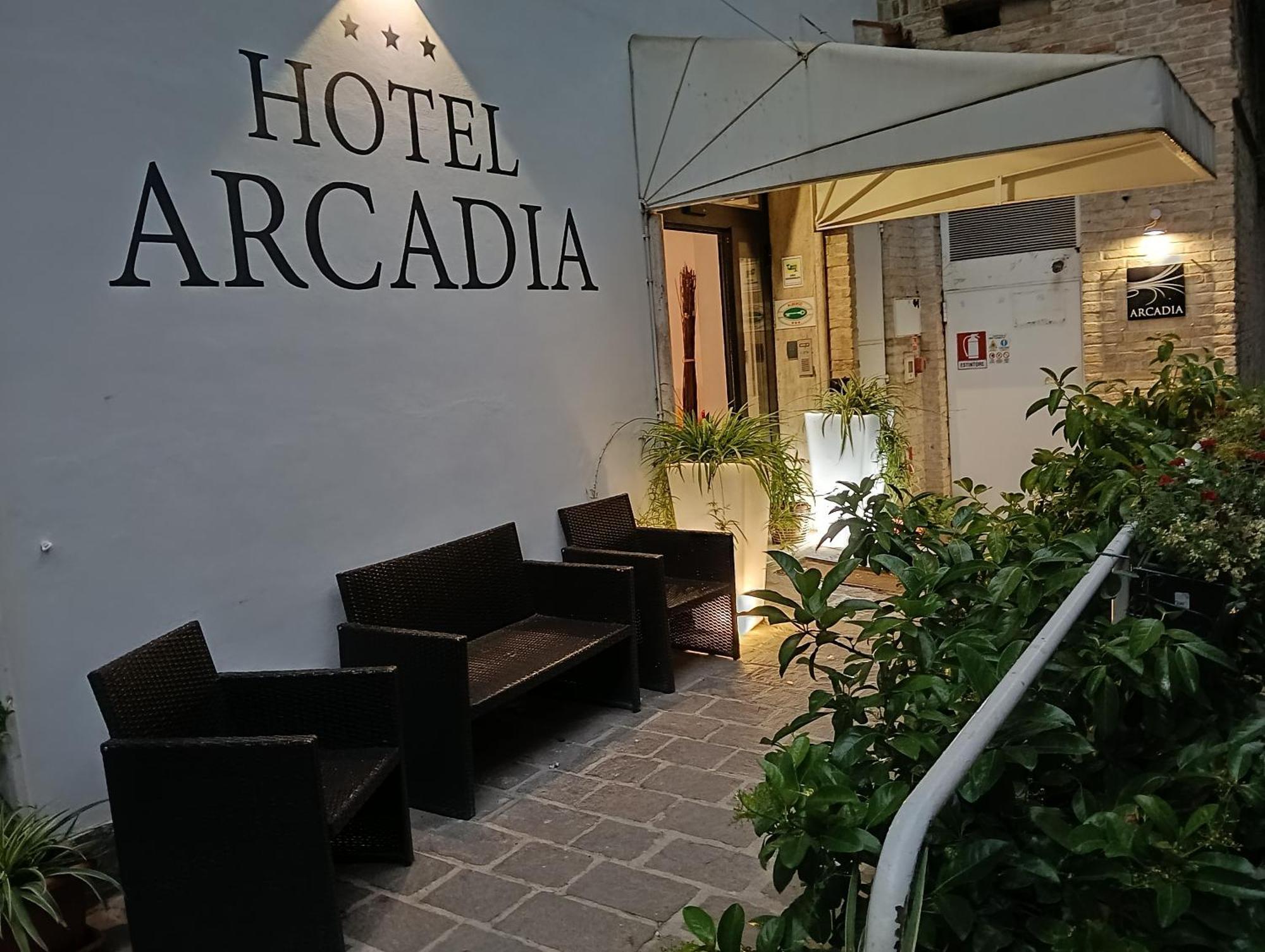 Arcadia 3* Macerata